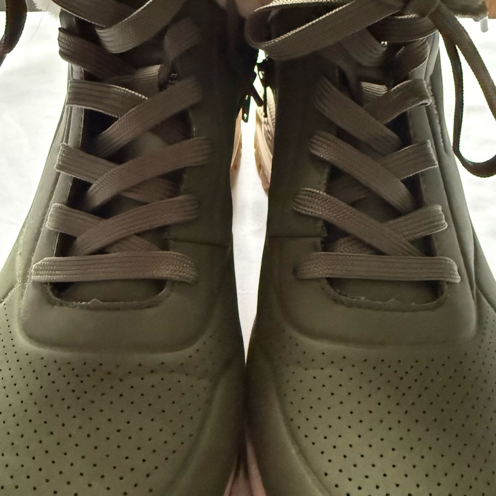 Skechers Women's Green‎ Winter Boots with Plush Lining - Picture 8 of 9